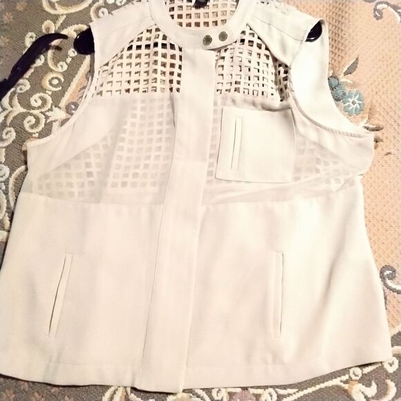 Black Label Sleevless see through top - Picture 3 of 7